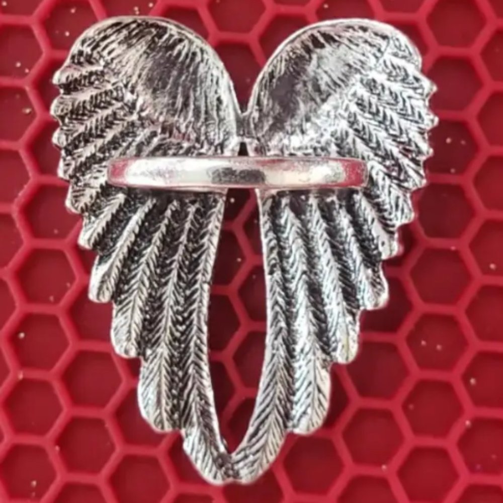 Silver Angel Wing Ring - Picture 2 of 3